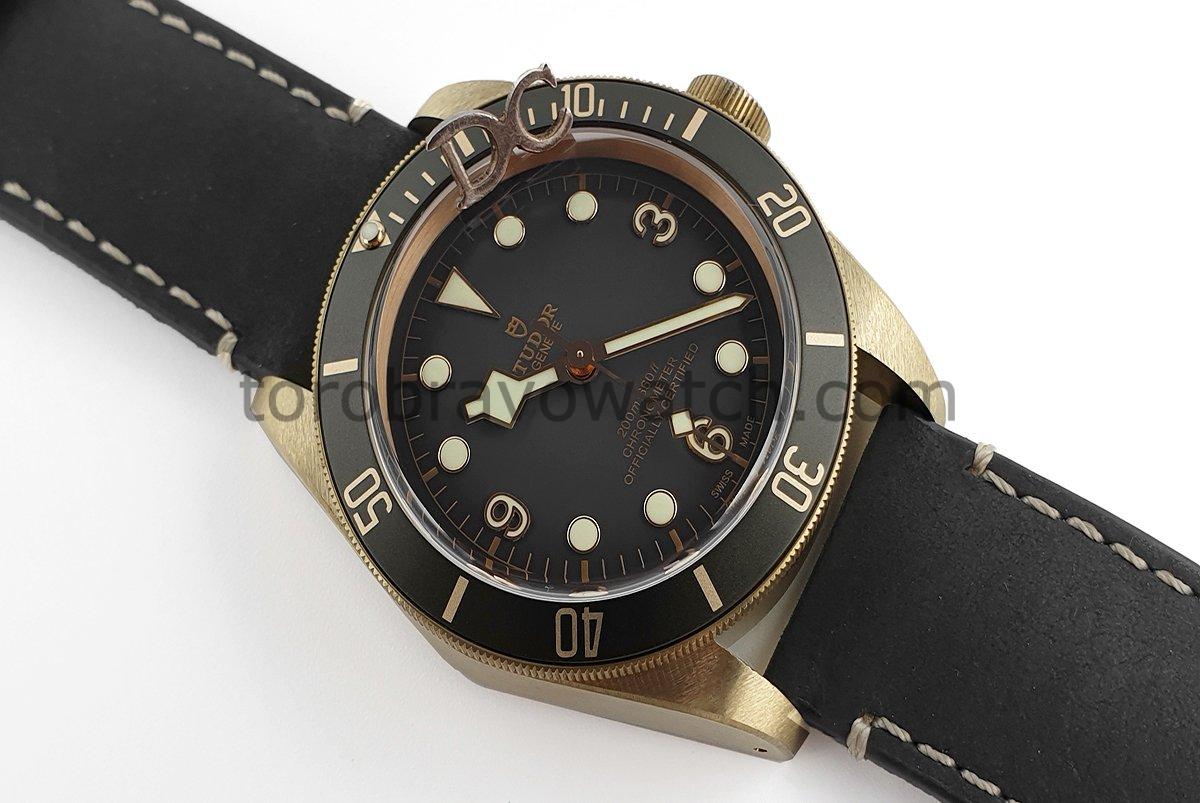 Tudor Black Bay Bronze Ref. 79250BA Gray Dial - Image 2