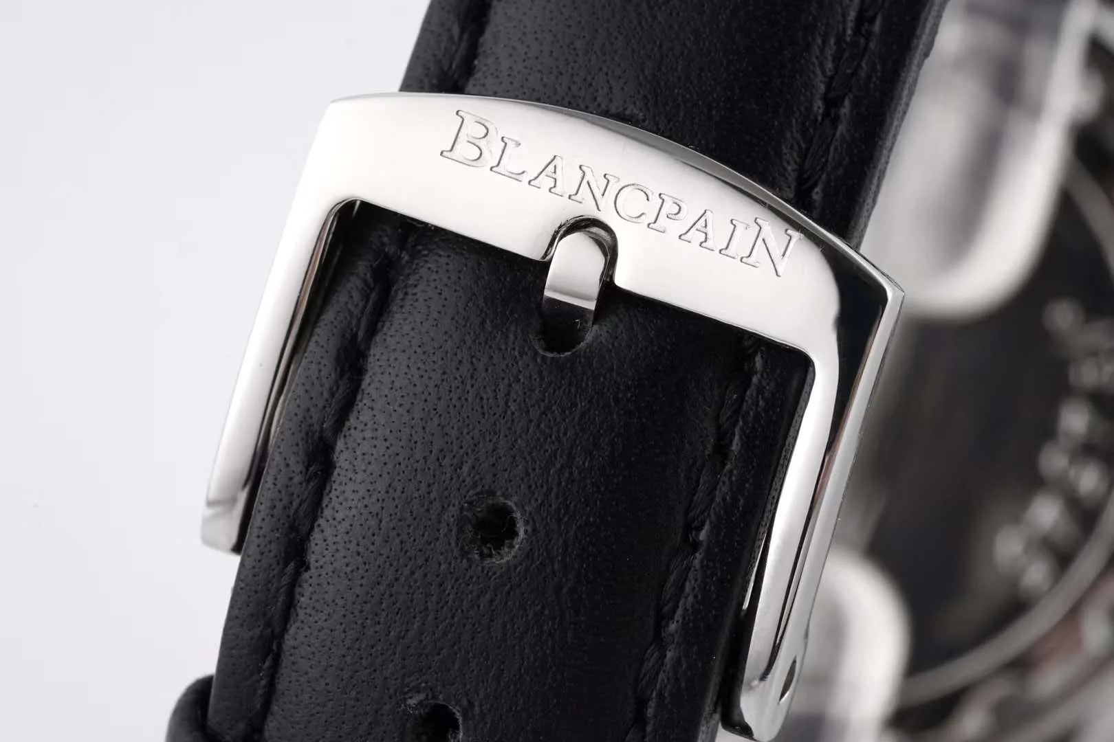 Hundred Hours cadran noir en acier sur bracelet en cuir noir – Image 6