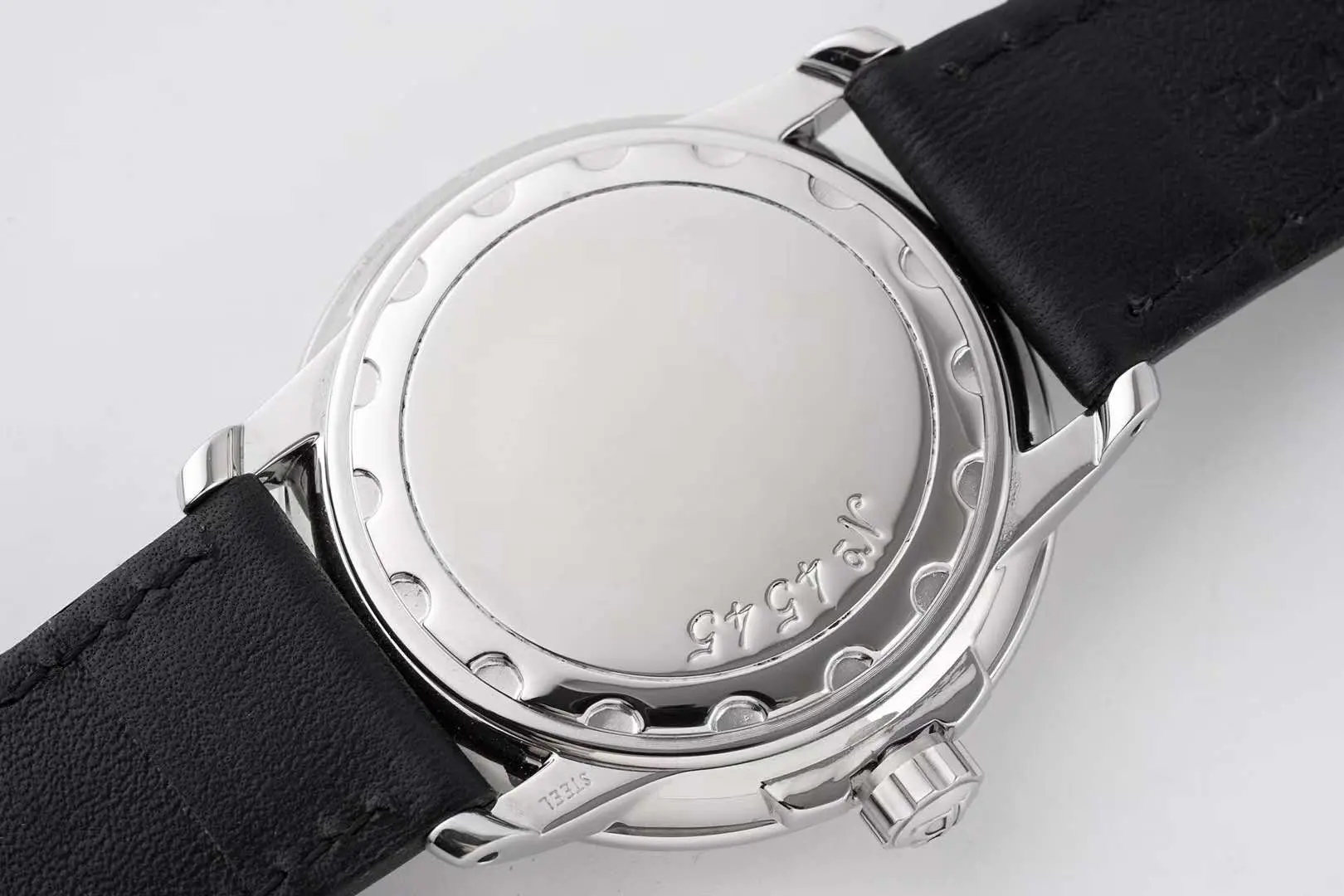 Hundred Hours cadran noir en acier sur bracelet en cuir noir – Image 5