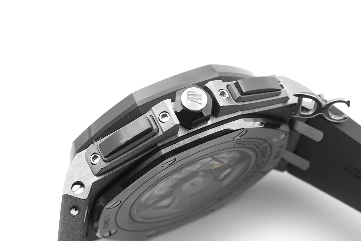 Royal Oak Offshore Novelty 44mm Titan 26400IO SIHH – Bild 4