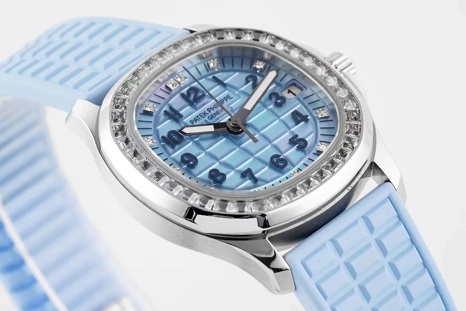 Aquanaut Luce 5072G-001 blaues MOP-Zifferblatt in Graugold – Bild 5