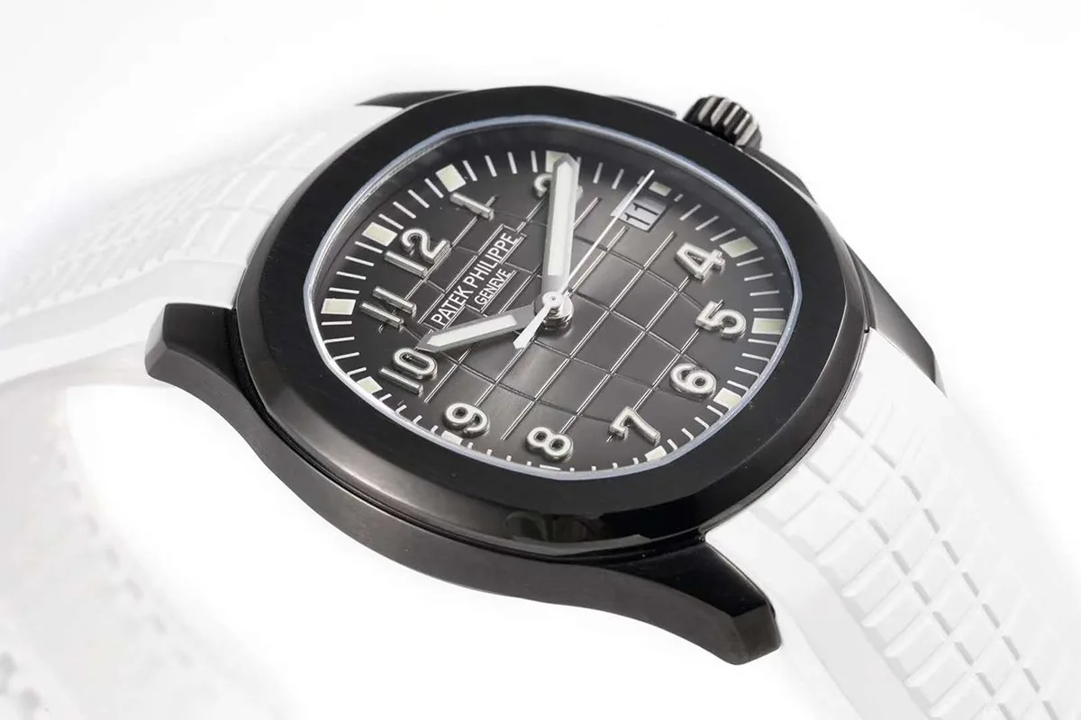 Aquanaut 5167A ‘Black Venom Limited Edition’ esfera negra con correa de caucho blanca - Imagen 4
