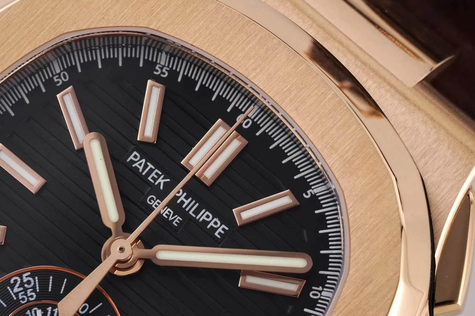 Nautilus Chronograph 5980/1R en oro rosa con correa de piel marrón - Imagen 4