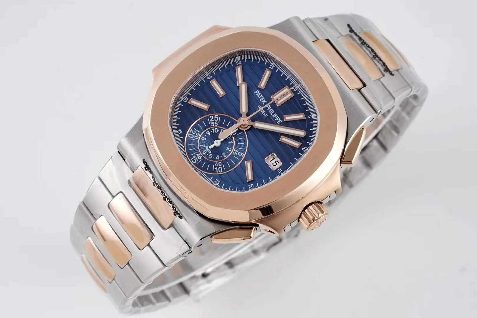 Nautilus Chronograph 5980/1AR in Stahl und Roségold – Bild 2