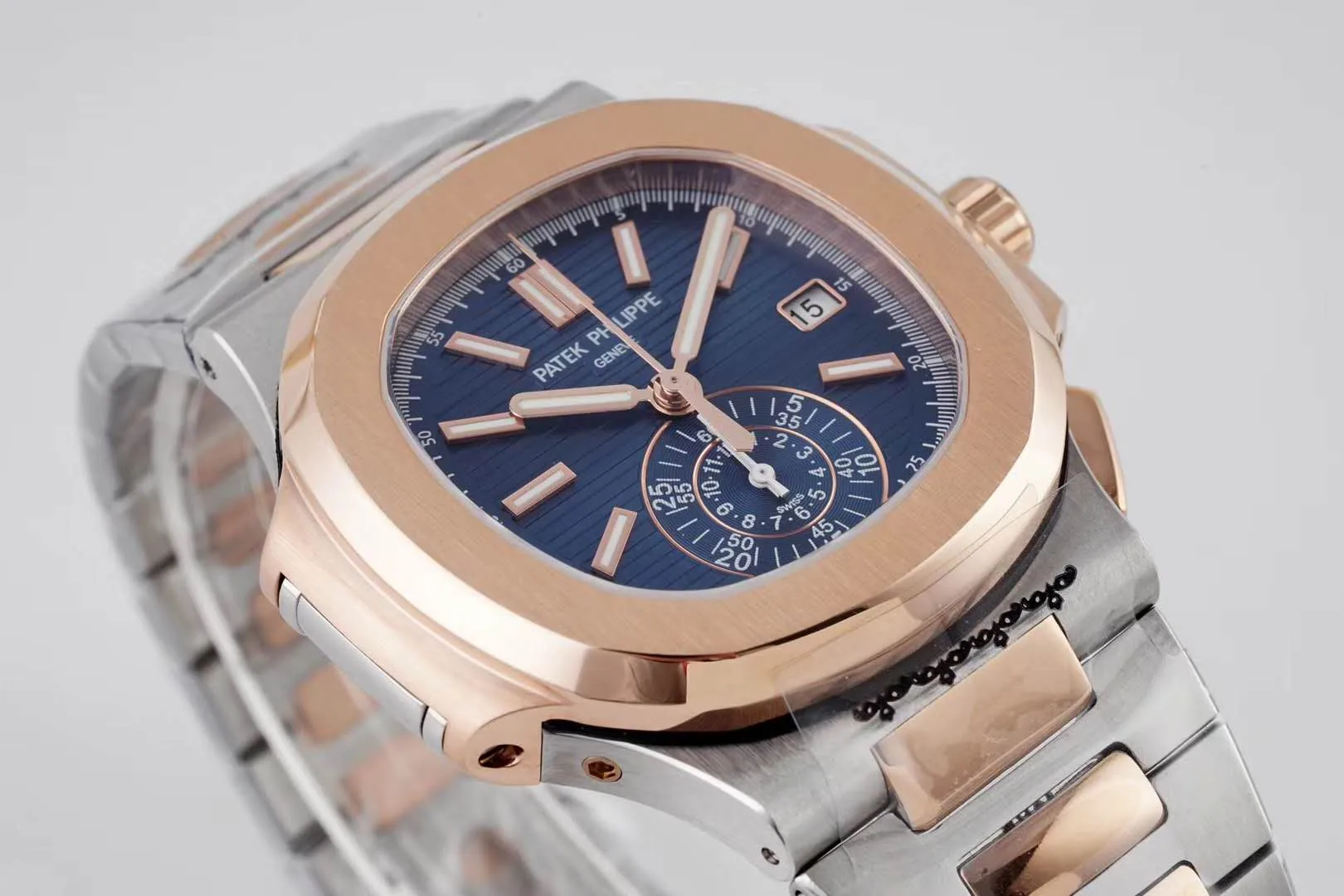 Nautilus Chronograph 5980/1AR in Stahl und Roségold – Bild 3