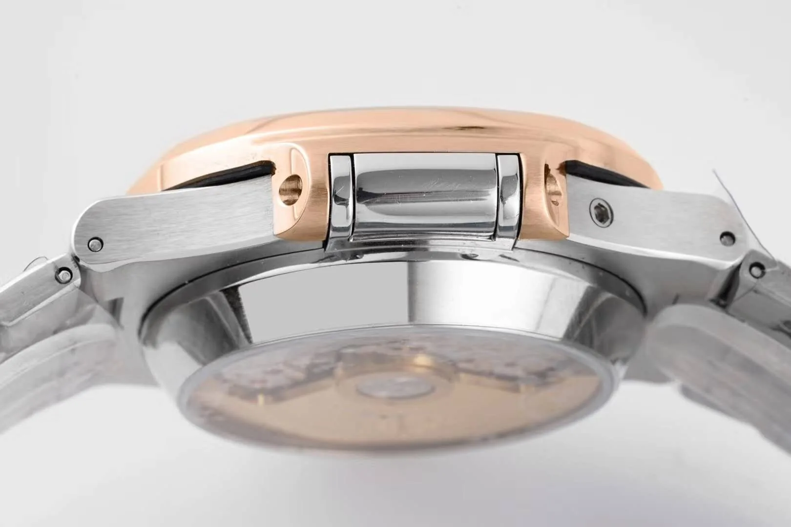Nautilus Chronograph 5980/1AR in Stahl und Roségold – Bild 9