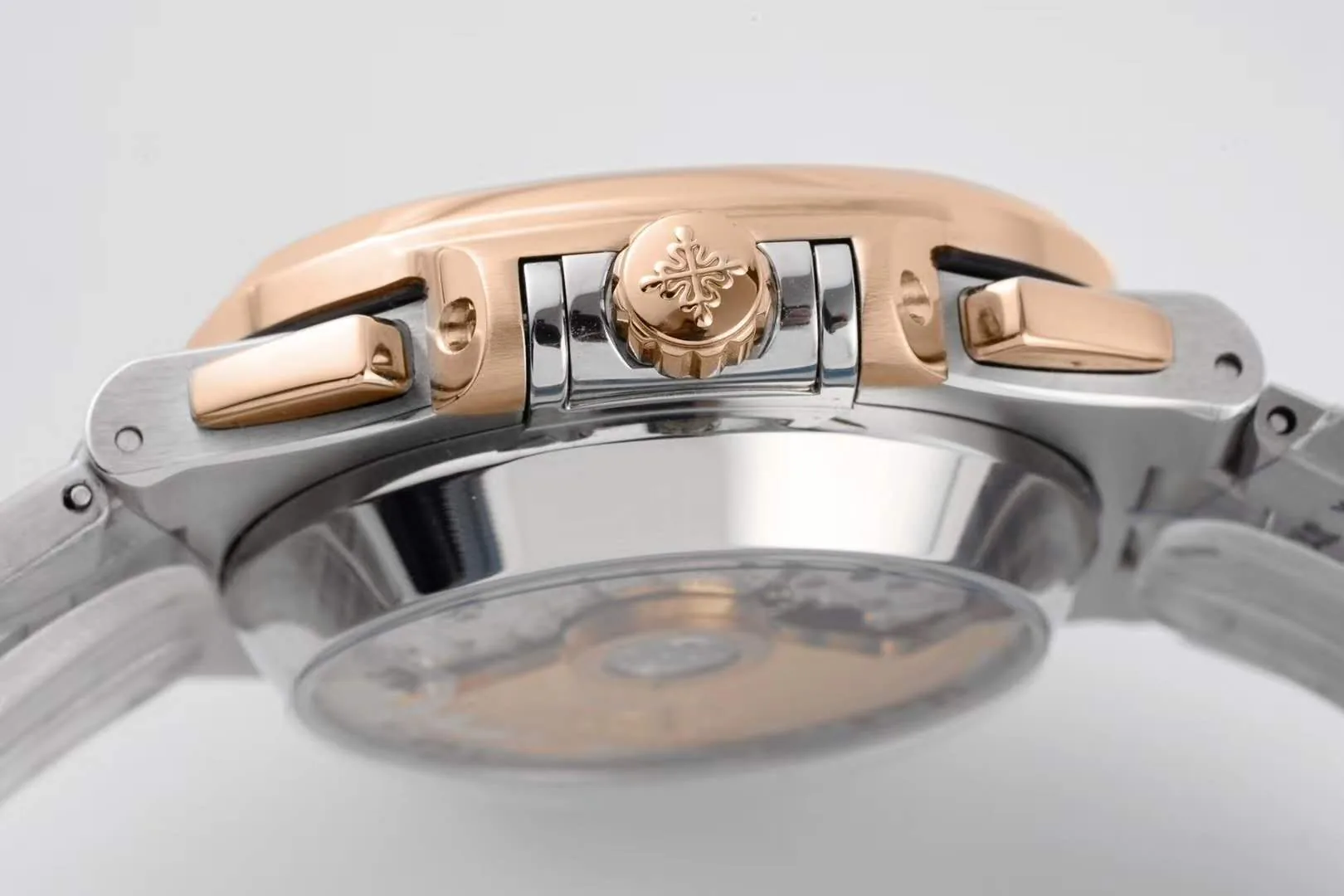Nautilus Chronograph 5980/1AR in Stahl und Roségold – Bild 8