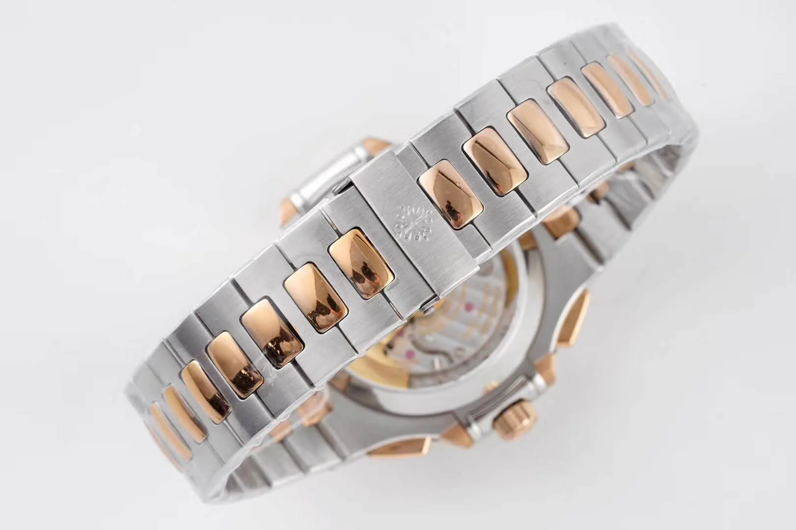 Nautilus Chronograph 5980/1AR in Stahl und Roségold – Bild 7
