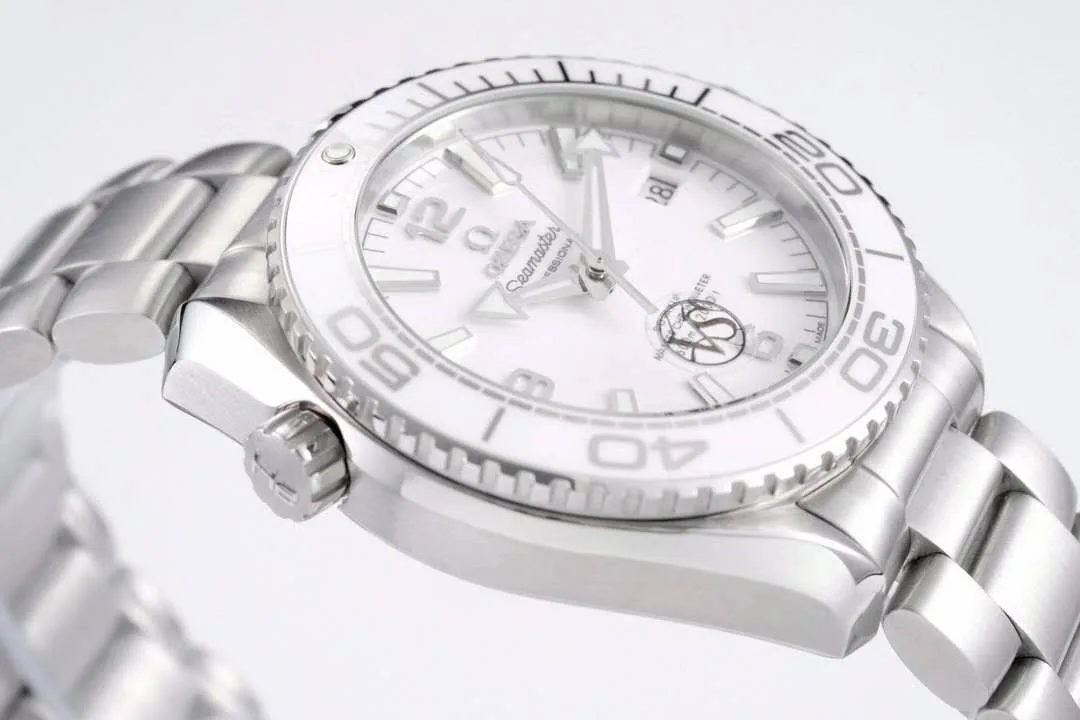 Seamaster Planet Ocean 600M Co-Axial Master Chronometer quadrante bianco 39.5mm su bracciale - immagine 6