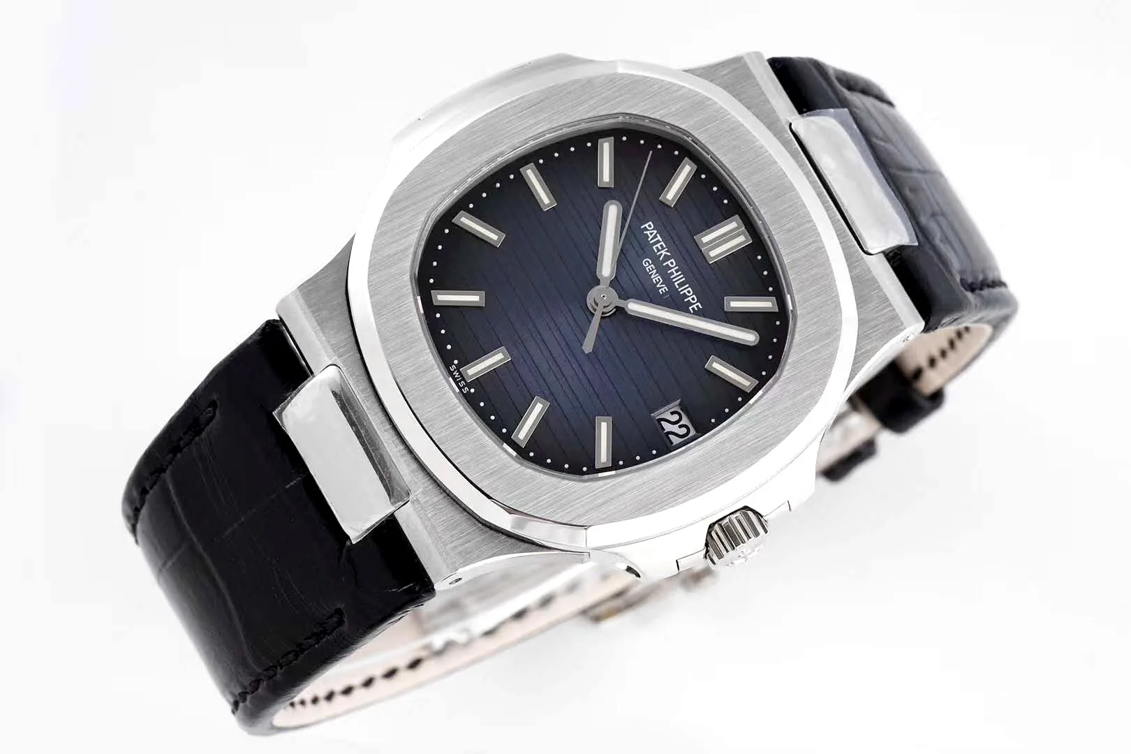 Nautilus Jumbo 5711 blaues Zifferblatt in Stahl mit schwarzem Lederarmband – Bild 2