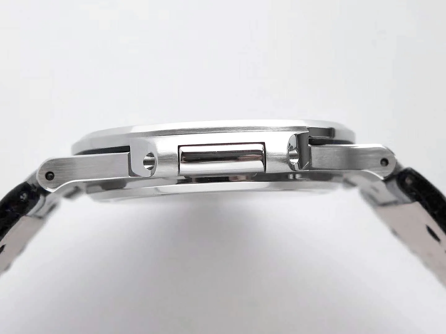 Nautilus Jumbo 5711 blaues Zifferblatt in Stahl mit schwarzem Lederarmband – Bild 9