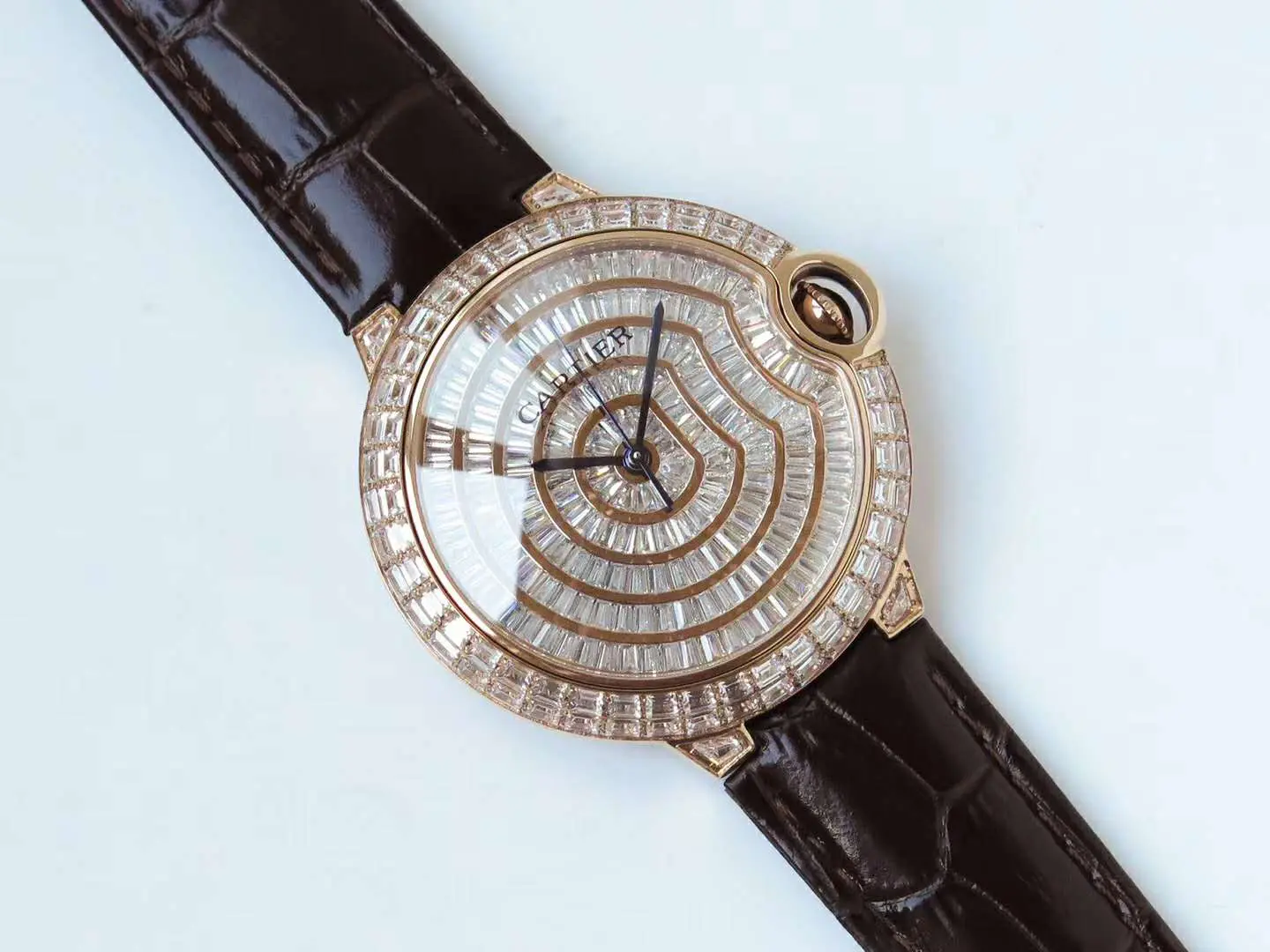 Ballon Bleu de Cartier 42mm cadran pavé de diamants en or rose – Image 4