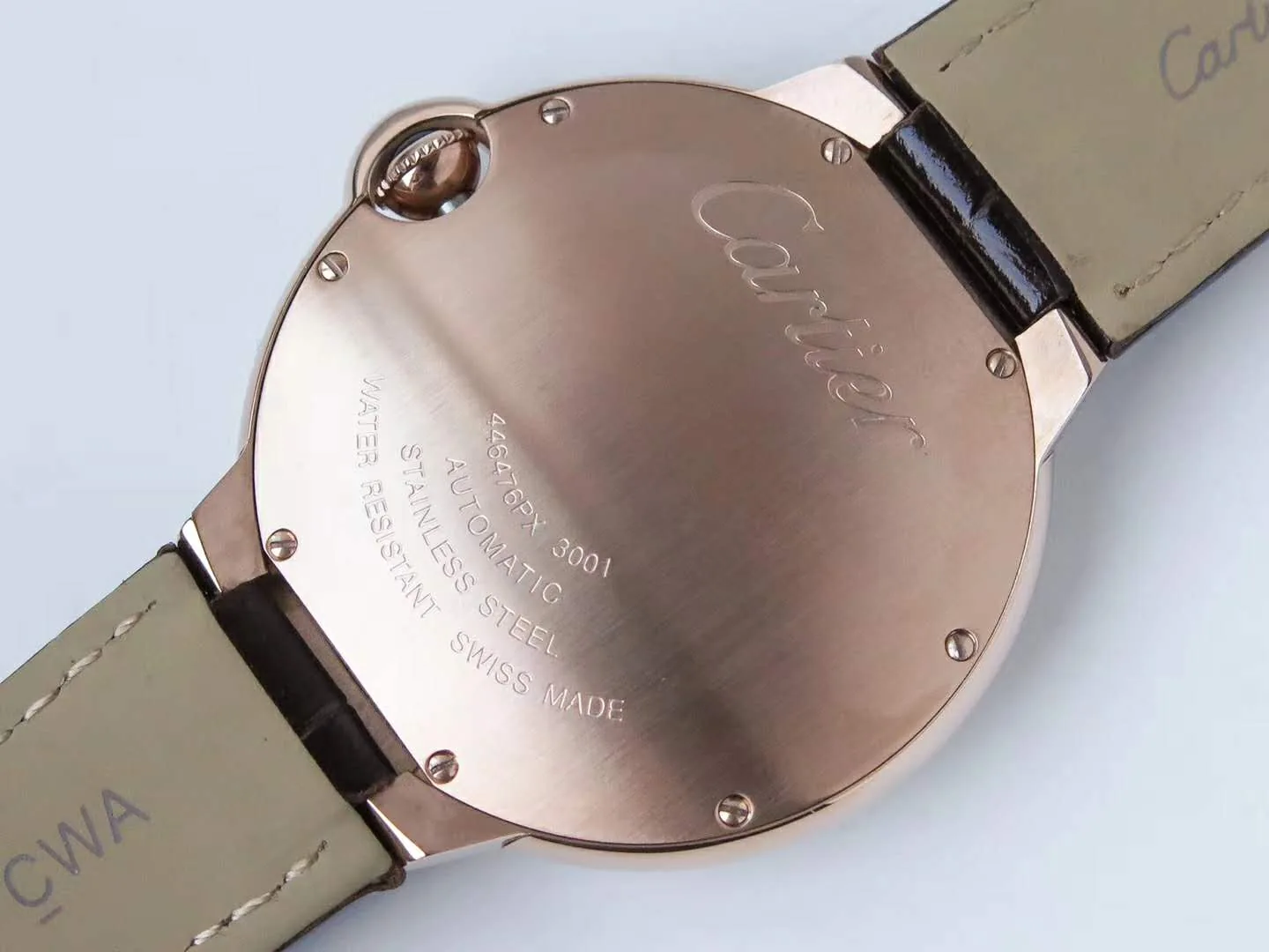 Ballon Bleu de Cartier 42mm cadran blanc avec diamants en or rose – Image 5