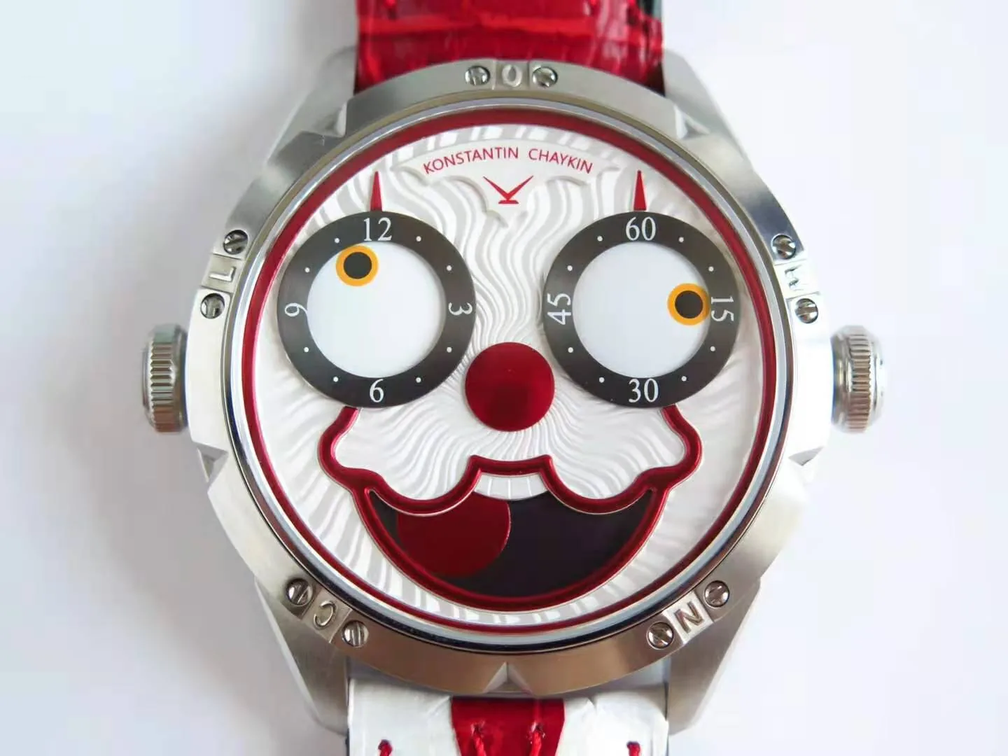 Wristmons Crown avec cravate – Image 3