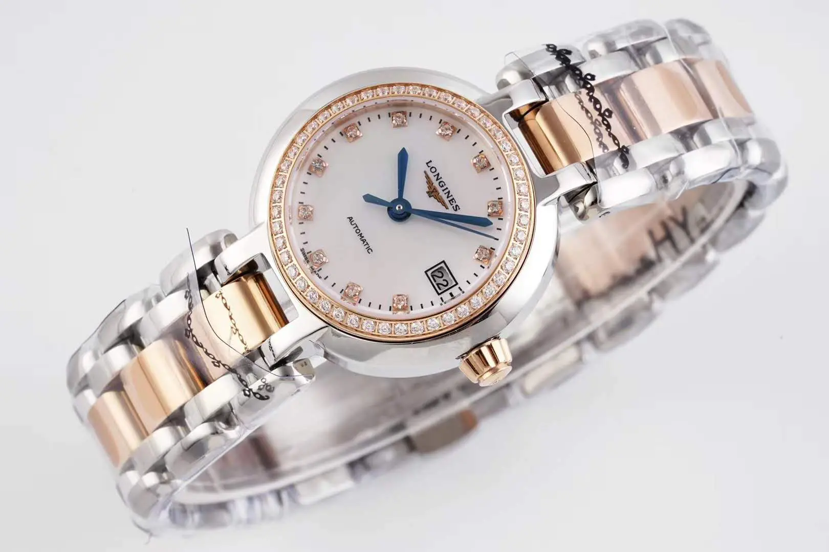 Primaluna esfera MOP blanca con índices de diamantes y bisel de diamantes en oro rosa - Imagen 2