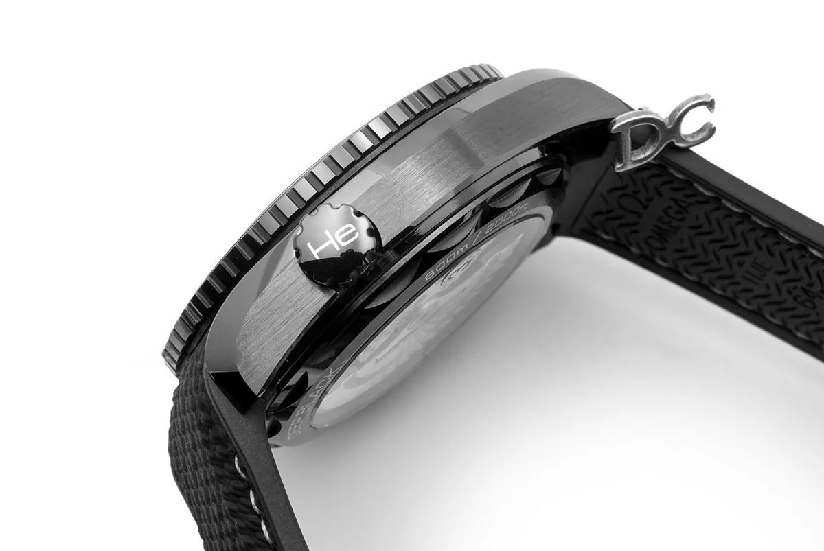 Seamaster Planet Ocean GMT “Deep Black” céramique entièrement noire – Image 3