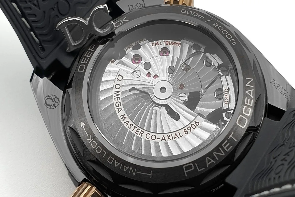 Seamaster Planet Ocean GMT “Deep Black” céramique or – Image 8