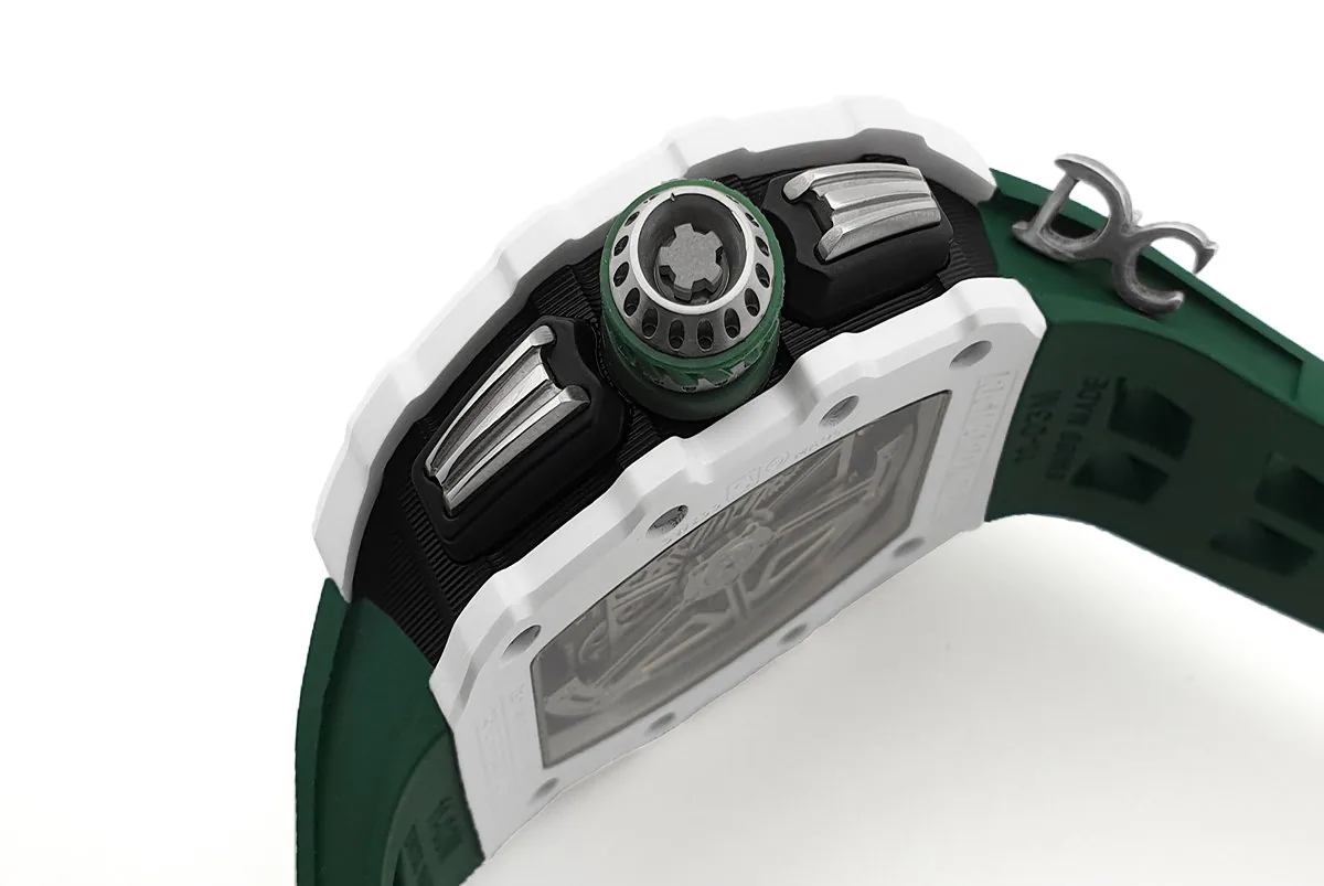 RM 011-02 Le Mans Classic Chronograph in Grün am grünen Kautschukarmband – Bild 9