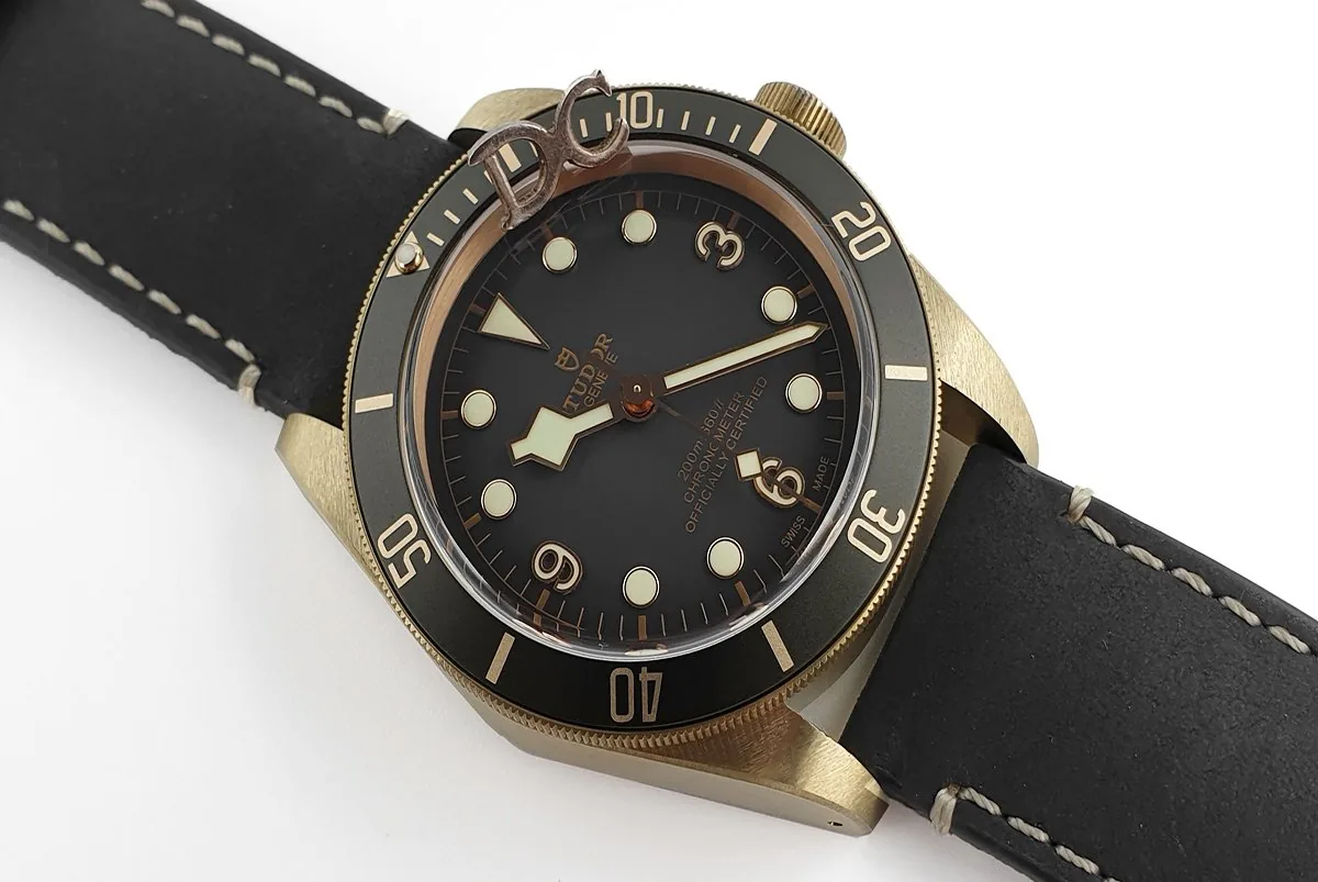 Tudor Black Bay Bronze Ref. 79250BA esfera gris - Imagen 2