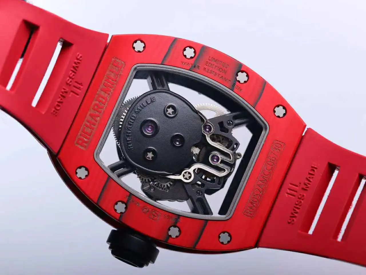 RM 052-01 Tourbillon Black Skull in rotem NTPT-Carbon – Bild 6