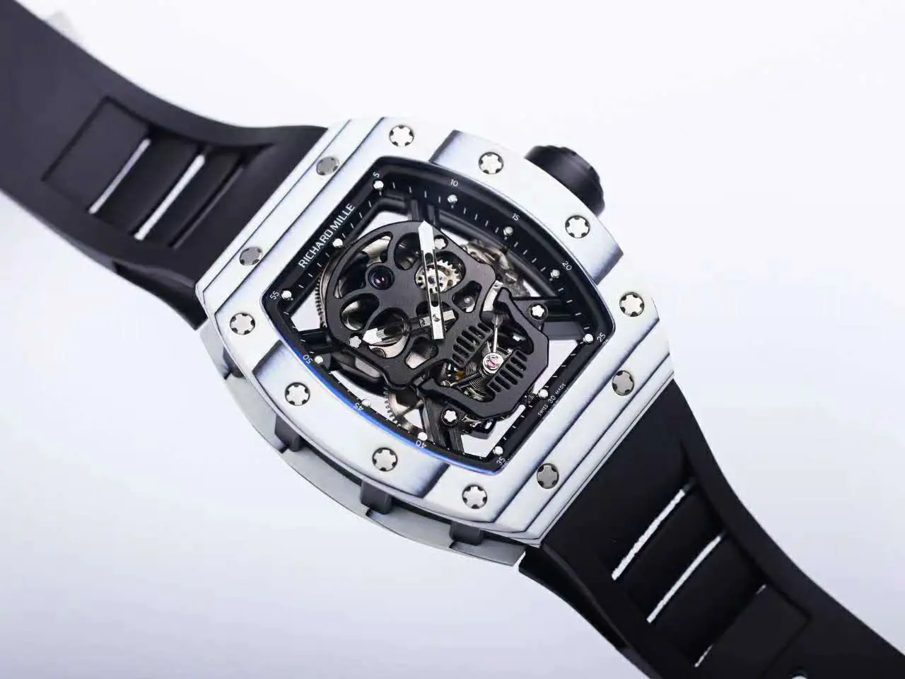 RM 052-01 Tourbillon Black Skull en carbone NTPT blanc – Image 6