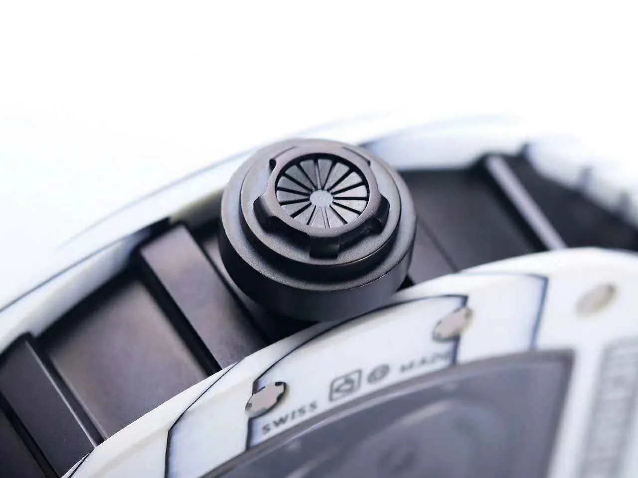 RM 052-01 Tourbillon Black Skull en carbone NTPT blanc – Image 8