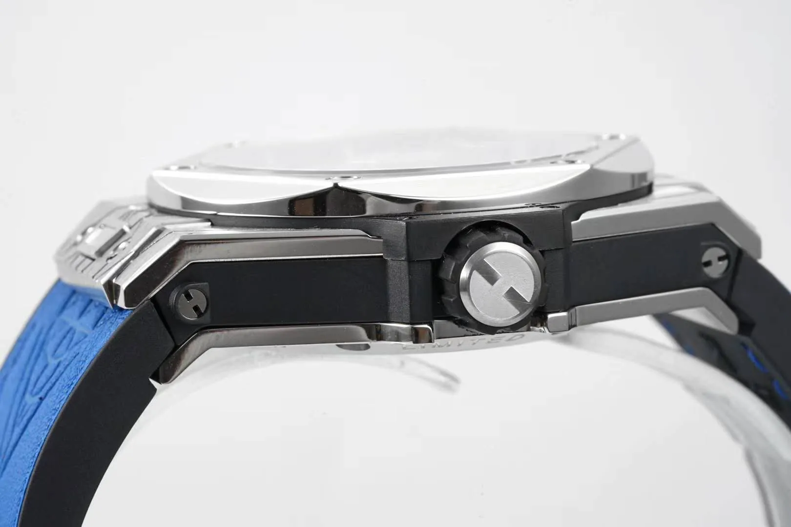 Big Bang Unico Sang Bleu en acier sur bracelet en cuir bleu – Image 9