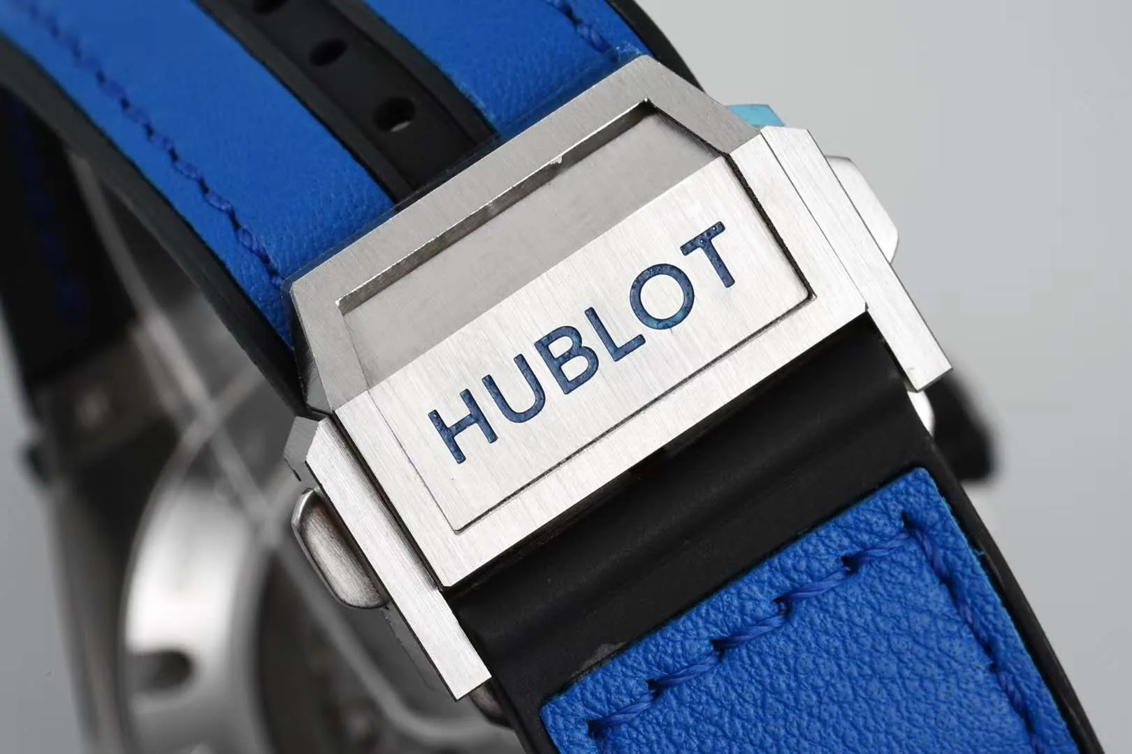 Big Bang Unico Sang Bleu en acier sur bracelet en cuir bleu – Image 5