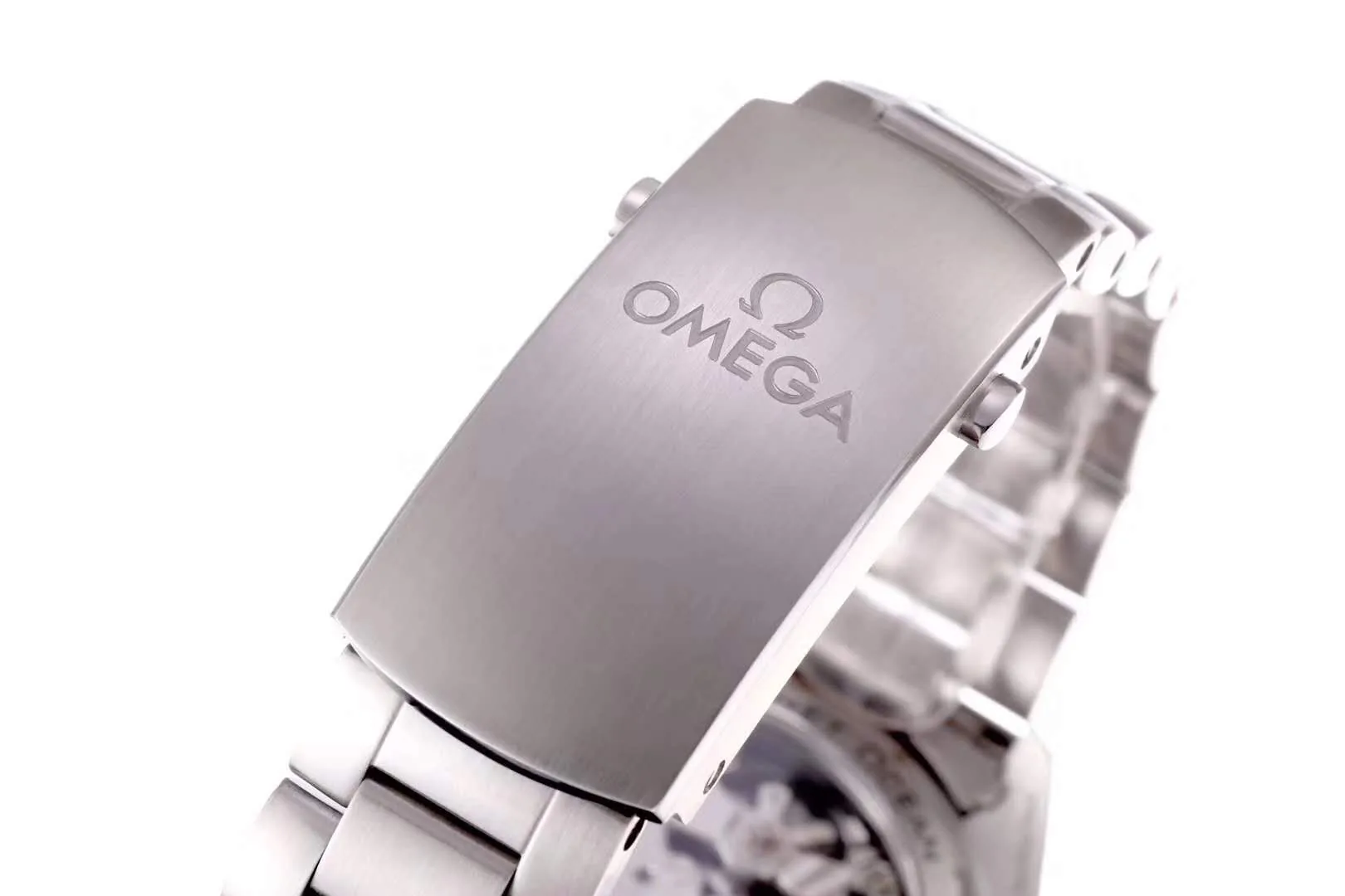 Planet Ocean 600M Omega Co-Axial Master Chronometer 43.5mm quadrante nero Ref 215.30.44.21.01.001 - immagine 5