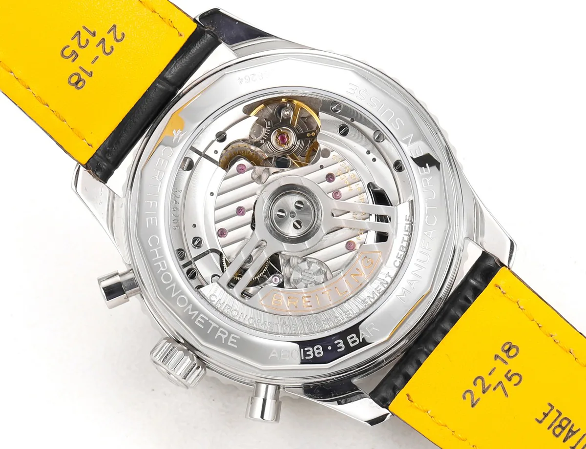 Navitimer B01 Chronograph 43 esfera negra en acero con correa de piel Ref. AB0138211B1P1 - Imagen 9
