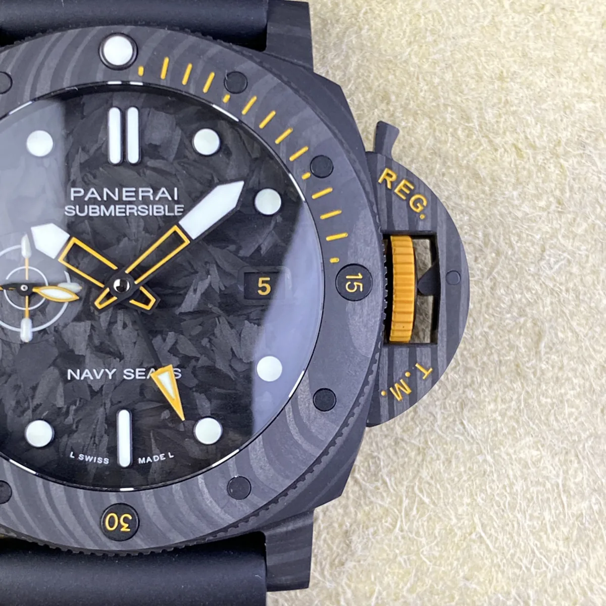 PAM1324 Submersible GMT Carbotech™ Navy Seals 44mm – Bild 6