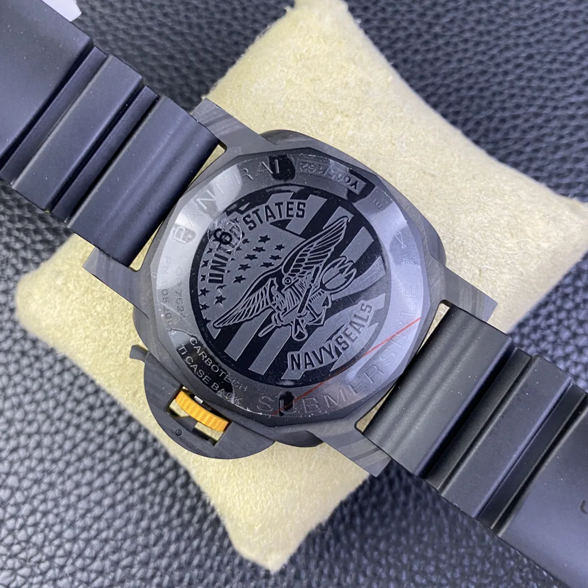 PAM1324 Submersible GMT Carbotech™ Navy Seals 44mm – Bild 7