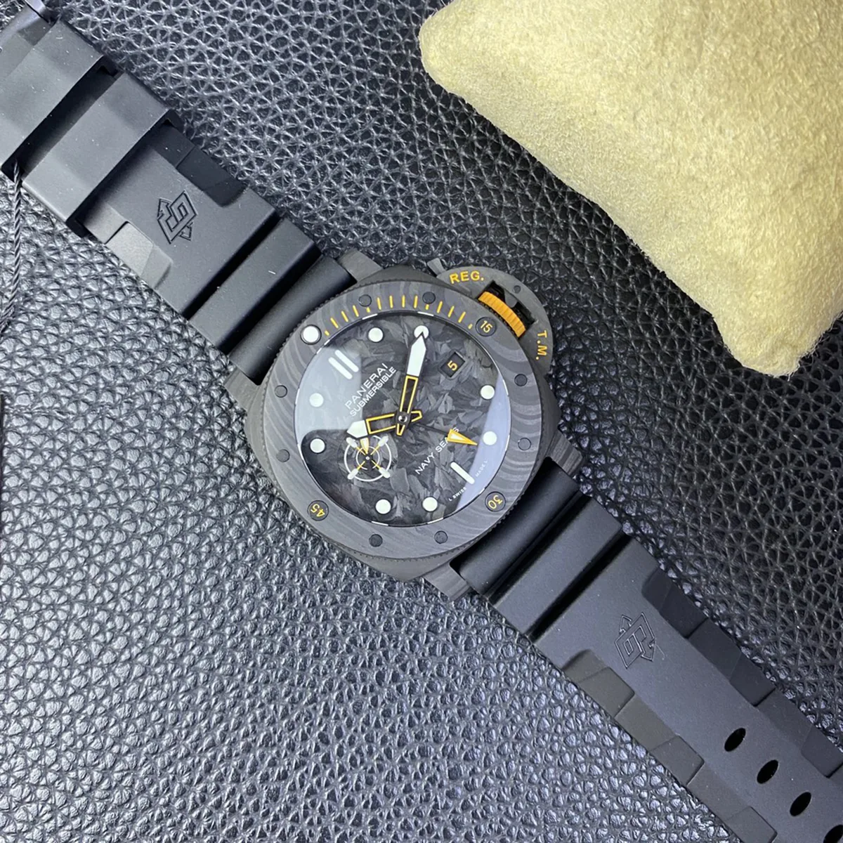 PAM1324 Submersible GMT Carbotech™ Navy Seals 44mm – Bild 9
