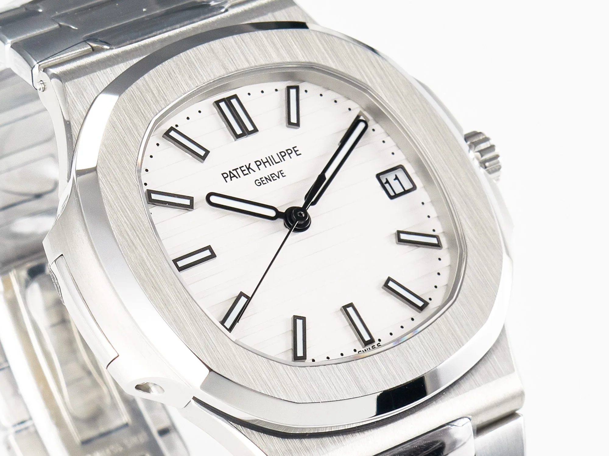 Nautilus 5711 3KF 1:1 Best Edition cadran blanc sur bracelet SS A324 Super Clone V2 – Image 8