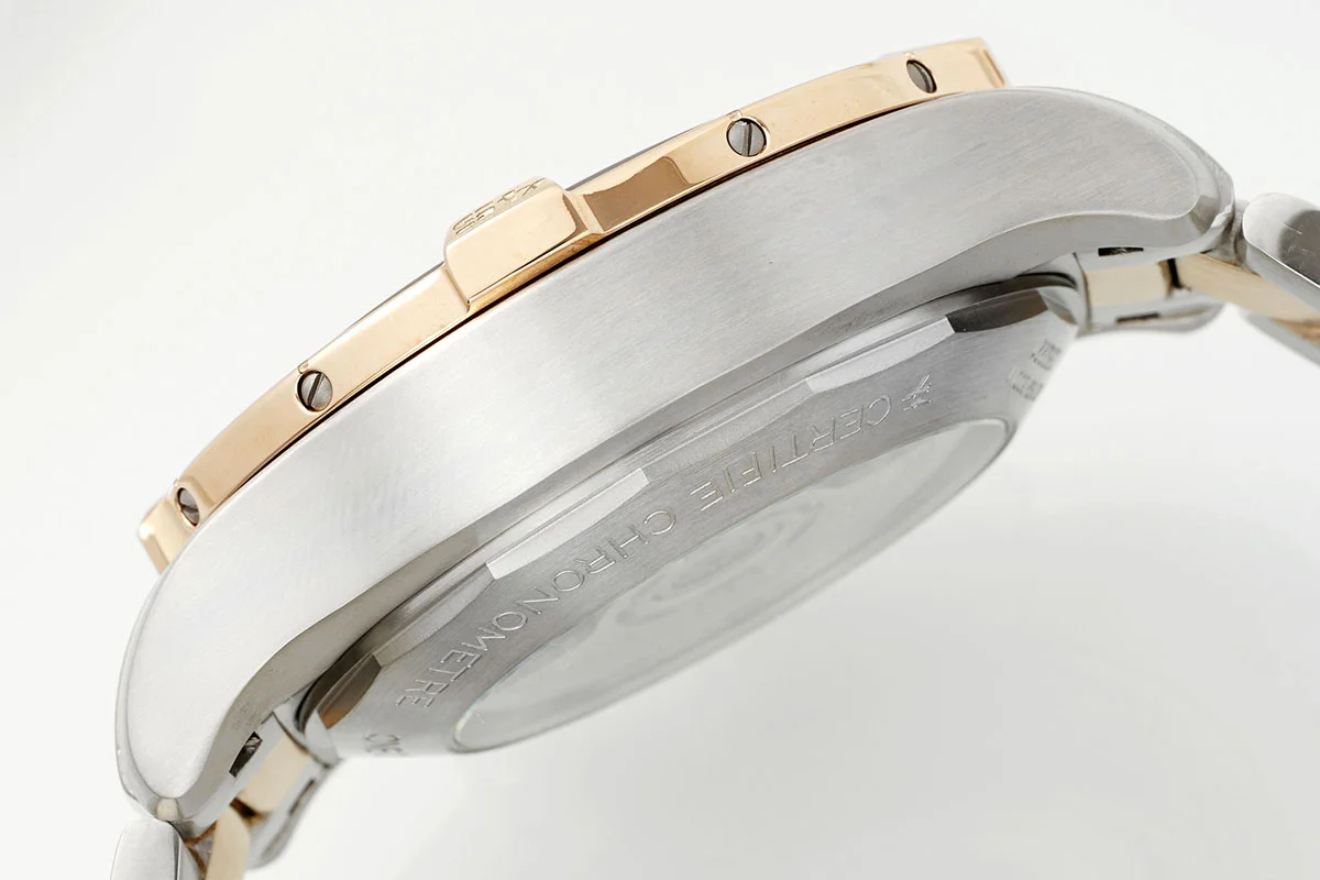 Avenger B01 Chronograph 45 Black Dial in Steel/Rose Gold on Bracelet