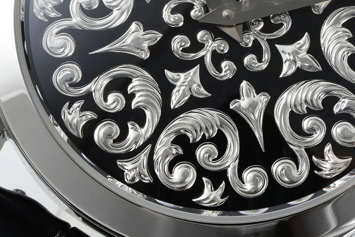 Calatrava 5088 Handengraved Black Dial in Platinum