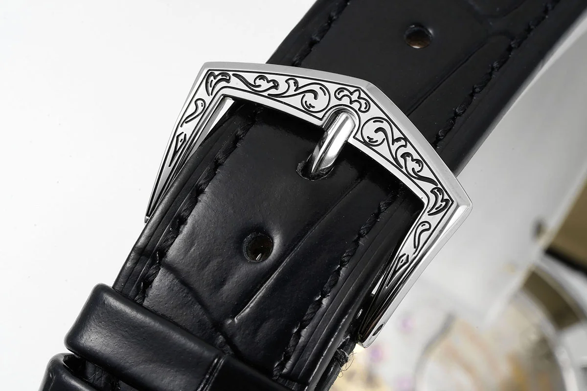 Calatrava 5088 Handengraved Black Dial in Platinum