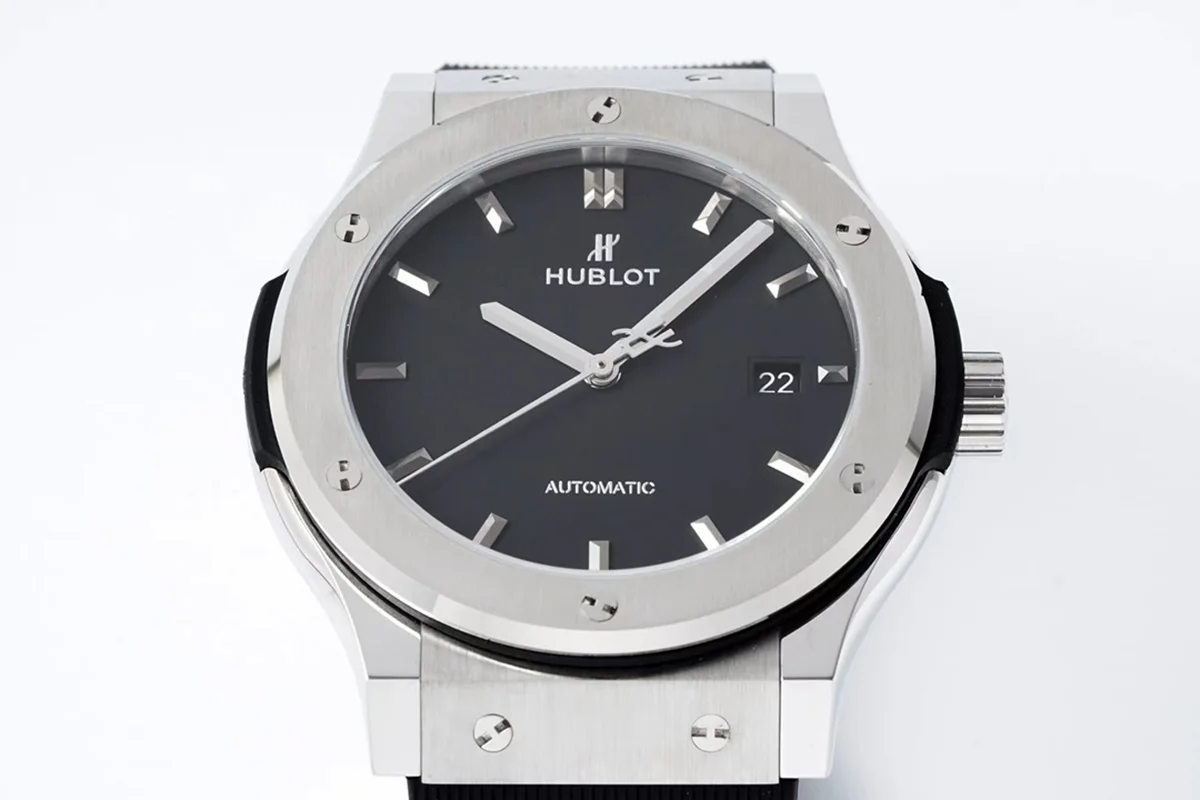 Classic Fusion Automatic 42mm Black Dial on Rubber Strap