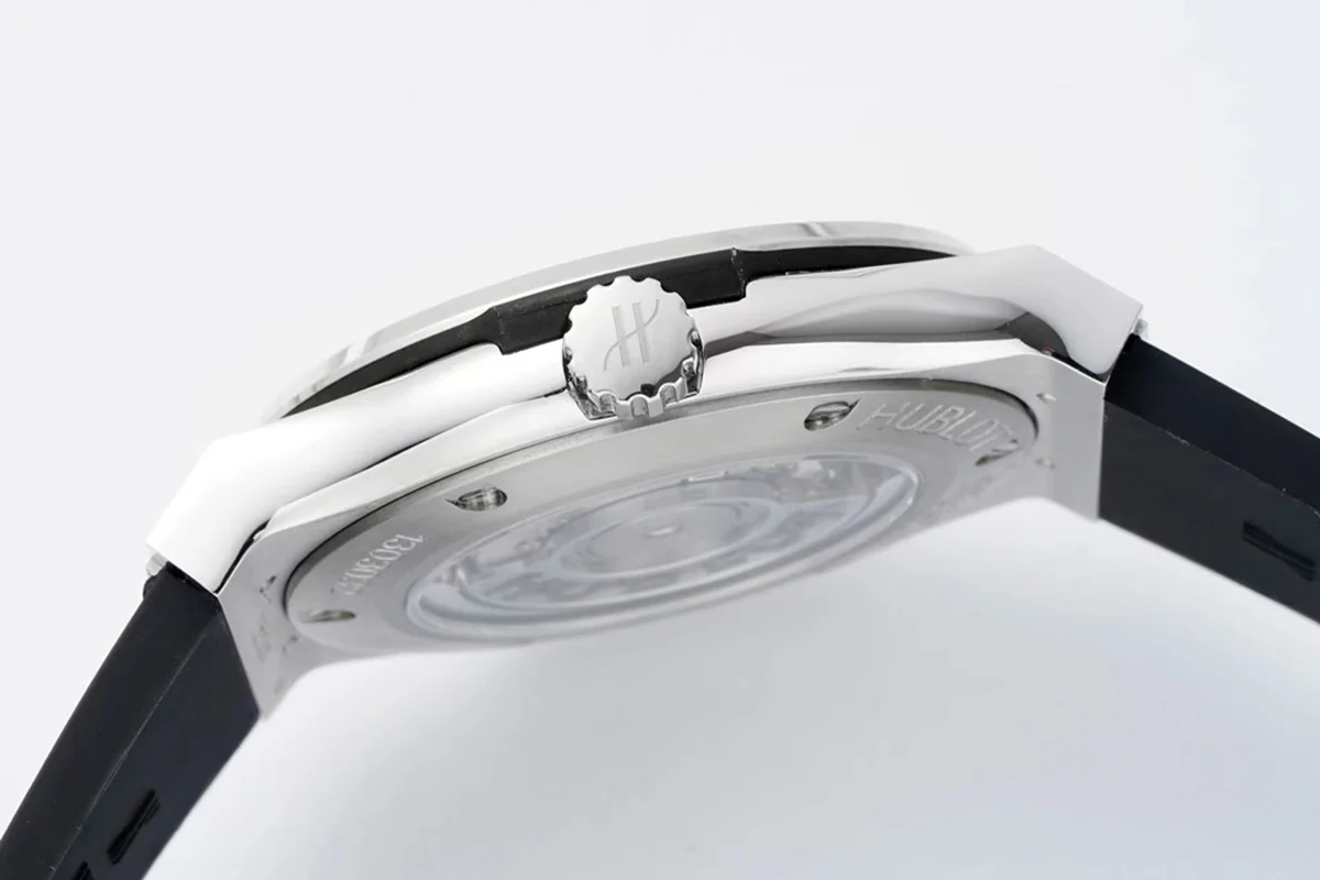 Classic Fusion Automatic 42mm Black Dial on Rubber Strap