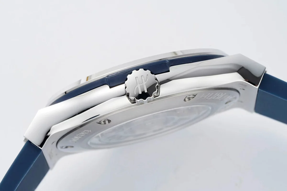 Classic Fusion Automatic 42mm Blue Dial on Rubber Strap