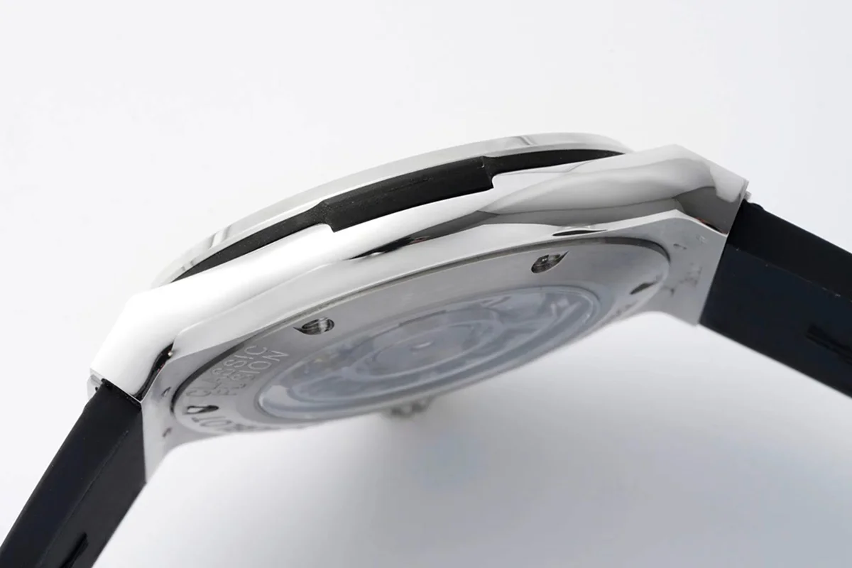 Classic Fusion Automatic 42mm Grey Dial on Rubber Strap