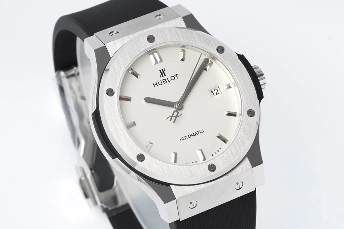 Classic Fusion Automatic 42mm White Dial on Rubber Strap