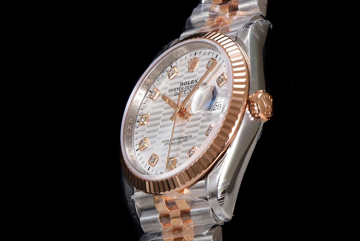 Datejust 36 126231 Silver Motif Dial with Stick Marker in Steel/Rose Gold in Jubilee