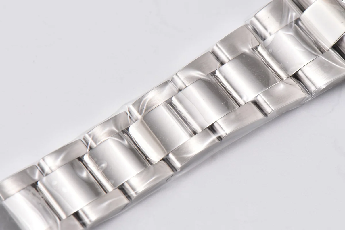 Datejust 41 126334 Bright Black Dial Stick Markers on Oyster Bracelet