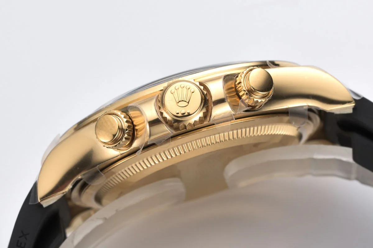 Daytona 126518LN Golden and Bright Black Dial in Yellow Gold on Rubber Strap