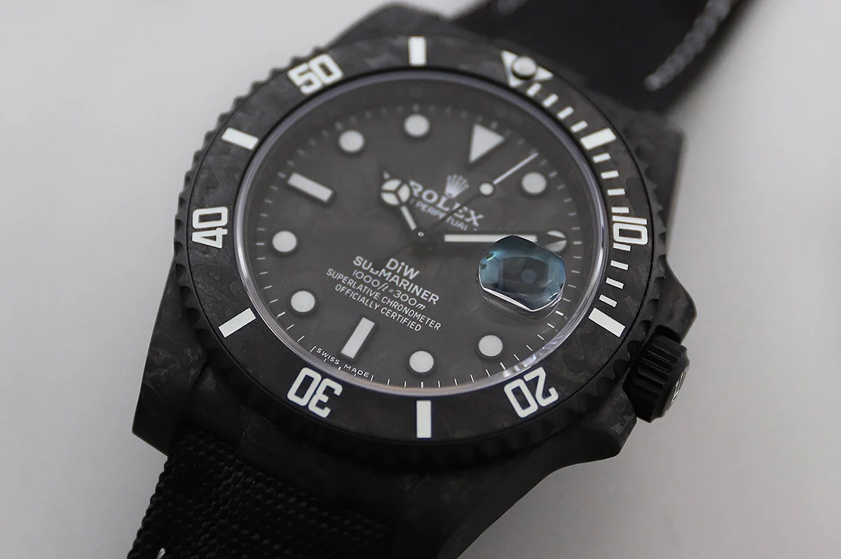 DIW Submariner All Carbon Black