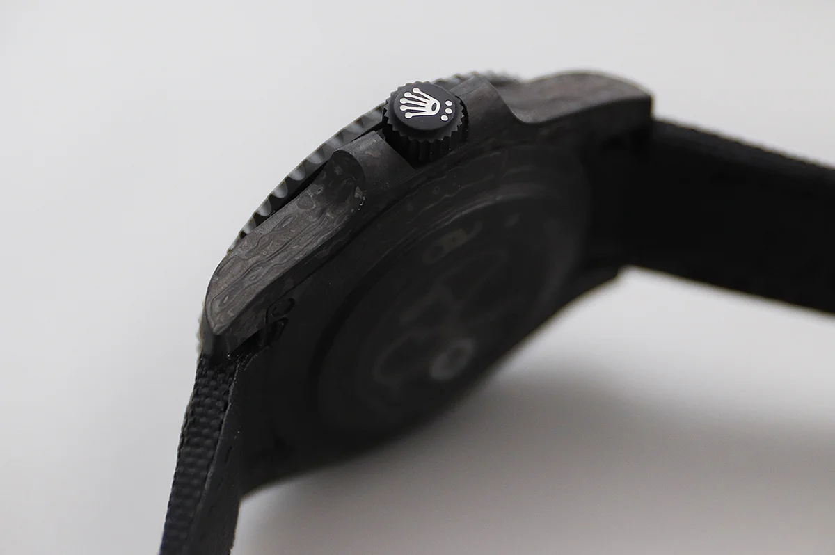 DIW Submariner All Carbon Black