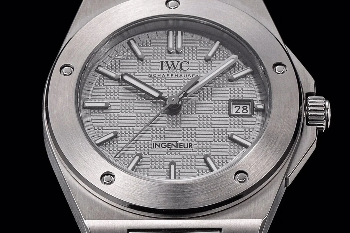 Ingenieur IW328904 Rhodium Dial Automatic 40