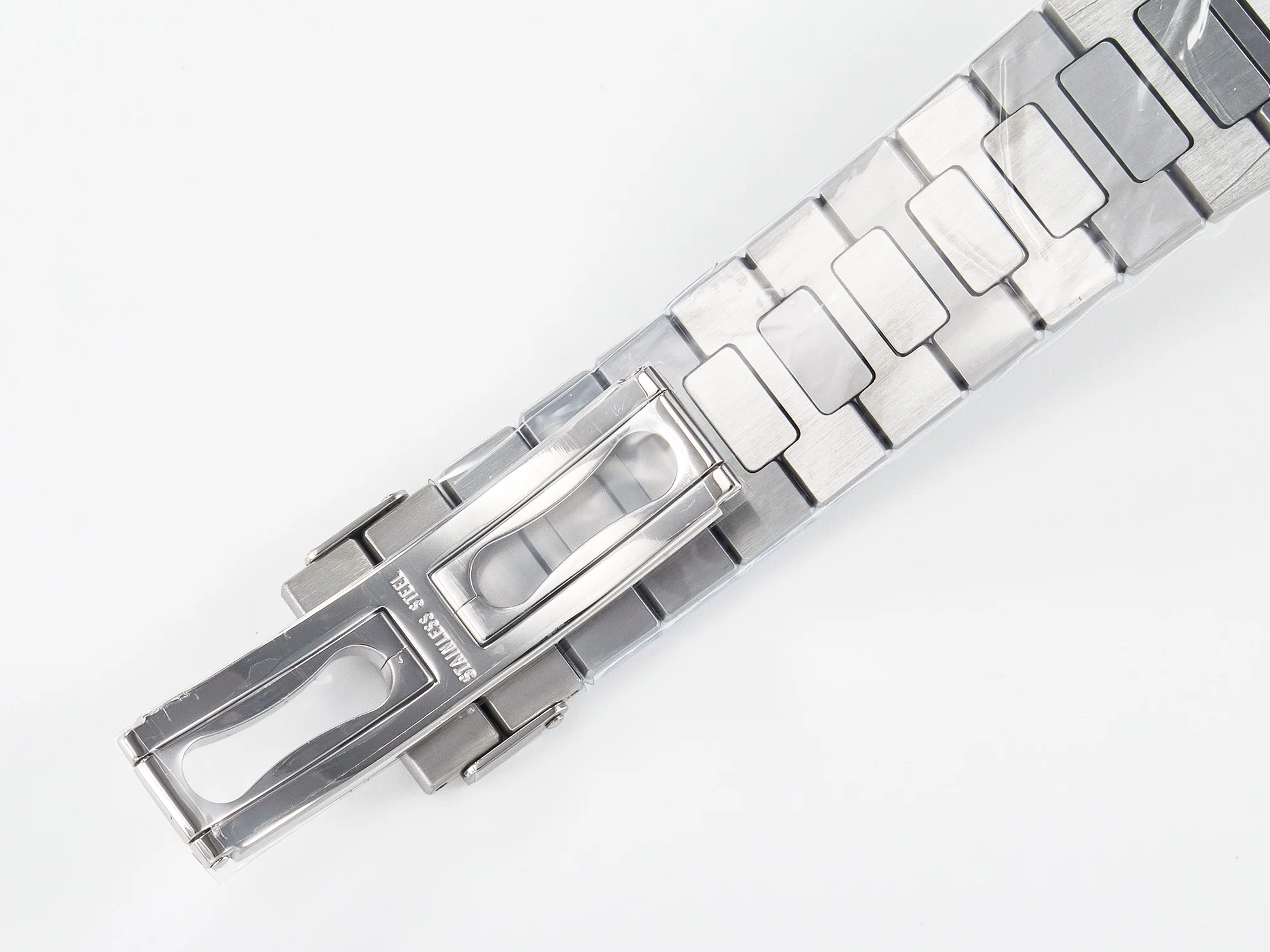 Nautilus 5711 3KF 1:1 Best Edition Square Diamonds Bezel Green Dial on SS Bracelet A324 Super Clone V2