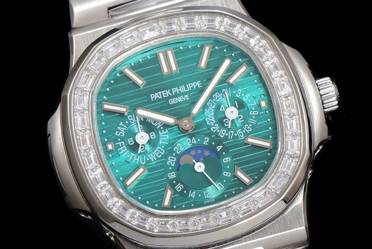 Nautilus 5740 Turquoise Dial with Diamond Bezel in Steel